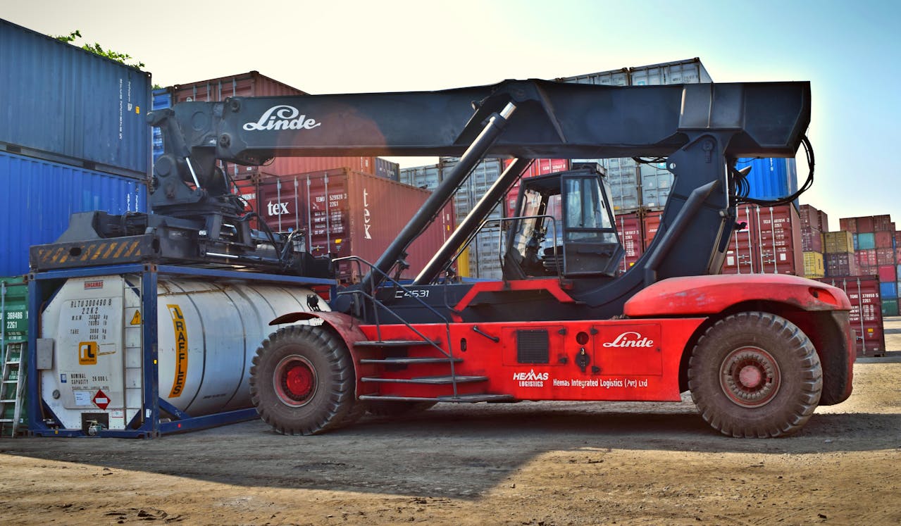 RIIMPO321F Conduct civil const wheeled front end loader ops